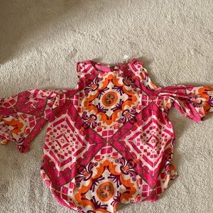 CHICOS PATTERNED BELL SLEEVE TIE BACK TOP